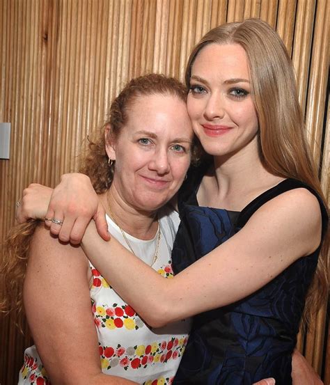 ann seyfried|Amanda Seyfrieds Mom Is 3